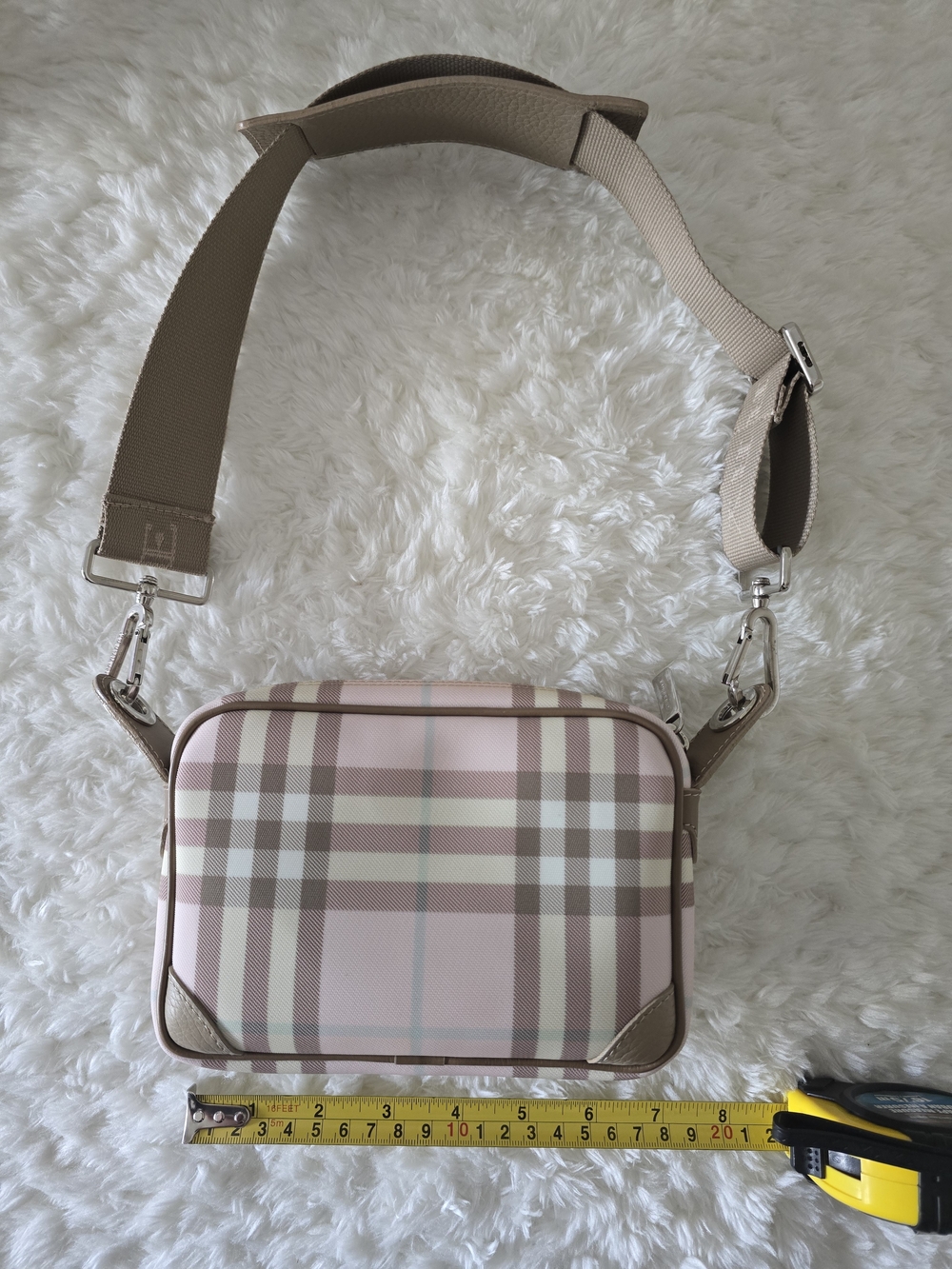 Burberry Pink Check Camera Bag - Picture 7 of 9